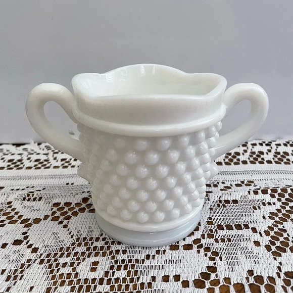 Milk Glass cup - Picture 1 of 3